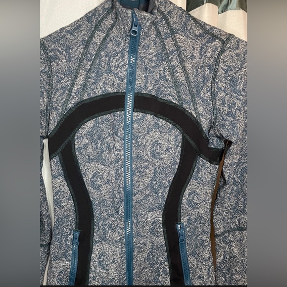 Lululemon Define Jacket *Brushed
Rose Herringbone Alberta Lake (teal) & black - Picture 8 of 8